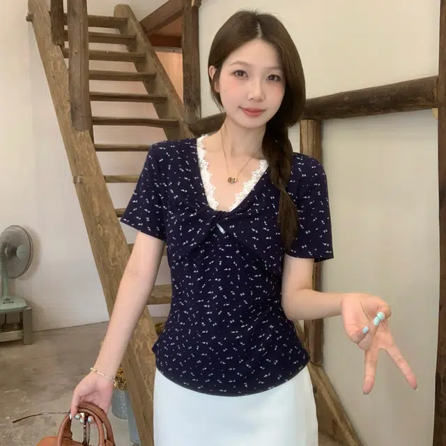 COMMA GIRL MM T