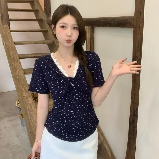COMMA GIRL MM T