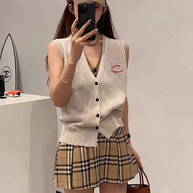 COMMA GIRL V