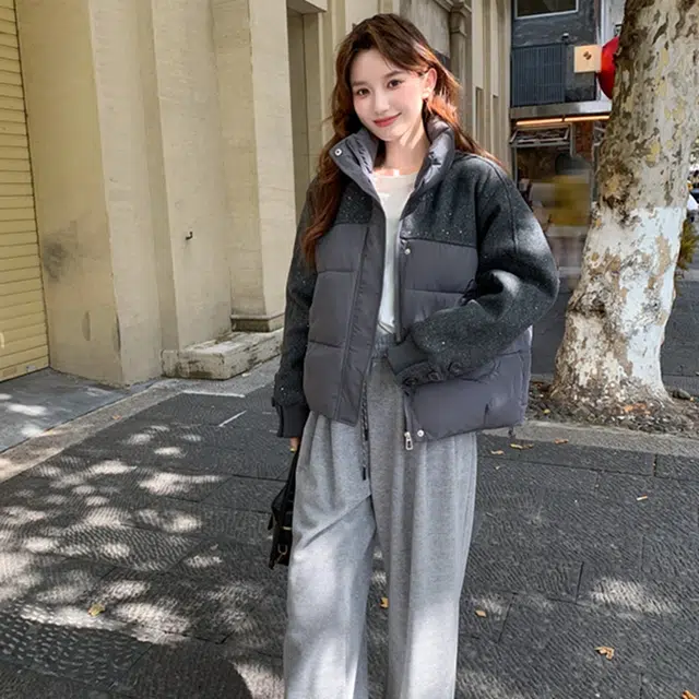 COMMA GIRL 2025
