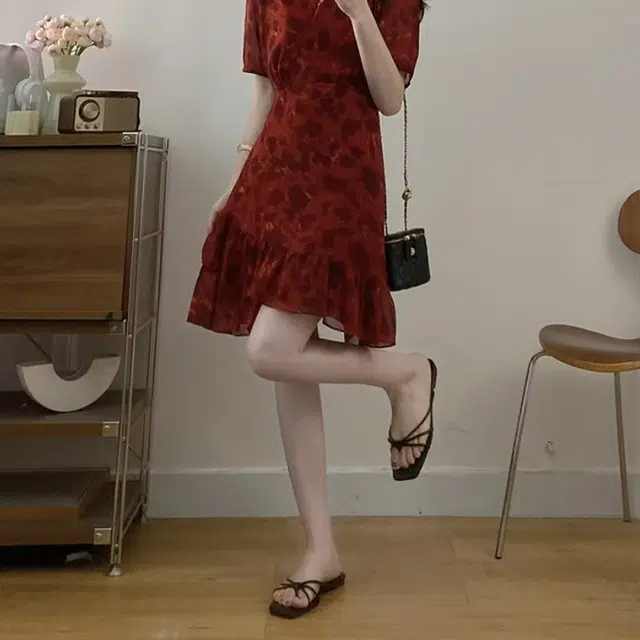 COMMA GIRL
