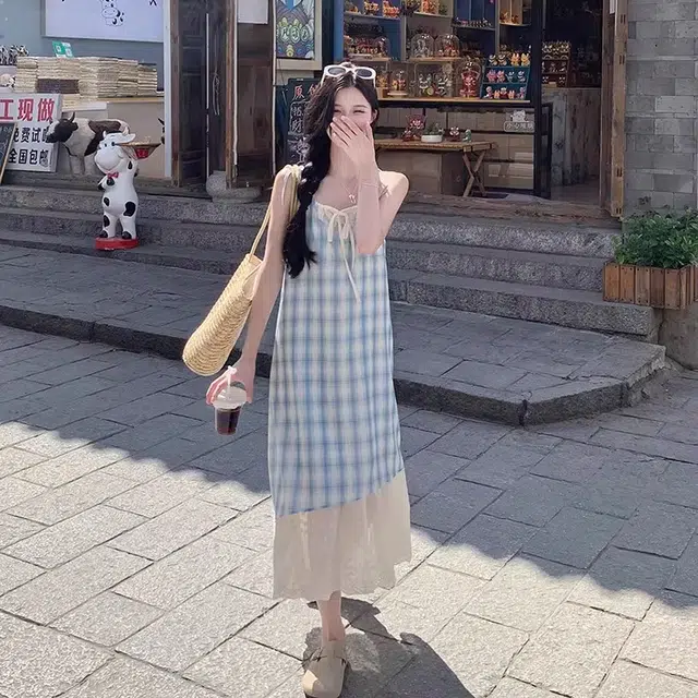 COMMA GIRL