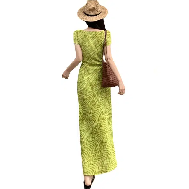 COMMA GIRL MMV