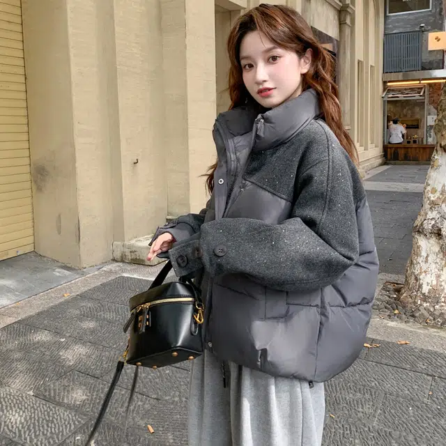 COMMA GIRL 2025