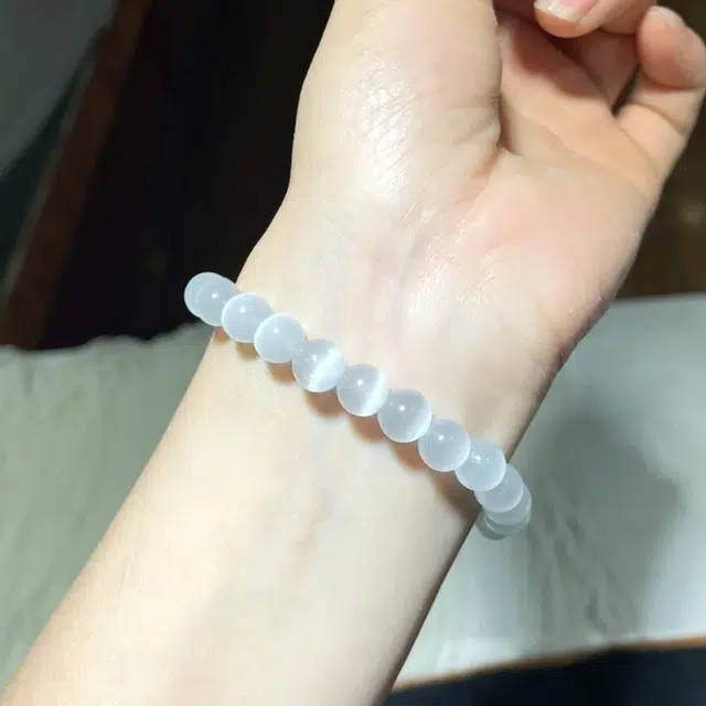 嘉福莱 清冷白月光 清透莹润流光猫眼 正缘桃花 简约精致氛围感轻奢优雅显白 国潮校园通勤穿搭 琉璃 手串 女款