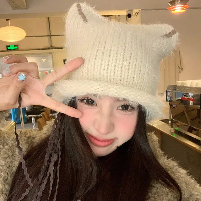 雅鹿 可爱猫耳流苏毛线帽秋冬季保暖加厚时尚防寒百搭毛绒显脸小学生百搭针织帽 棉 绒线帽 男女同款情侣款 礼盒装