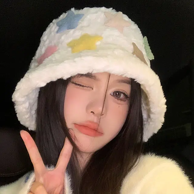 雅鹿 秋冬季星星毛绒日系多巴胺小清新可爱甜美显脸小护耳保暖自拍神器甜美软糯学生百搭盆帽 聚酯纤维 渔夫帽 女款