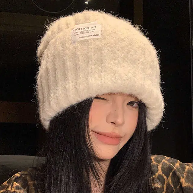 雅鹿 秋冬季时尚贴布保暖加厚显脸小针织帽户外骑车防寒护耳百搭学生毛线帽 聚酯纤维 绒线帽 男女同款情侣款 礼盒装