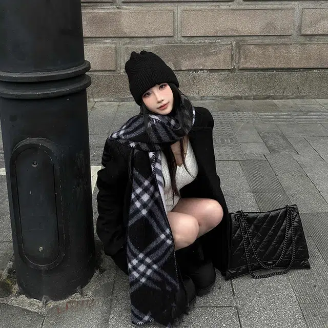 雅鹿 经典格纹锁边仿羊绒保暖加厚显白两用披肩秋冬季防寒护颈气质高级感百搭毛绒围脖 羊毛 绒线围巾 男女同款情侣款 礼盒装
