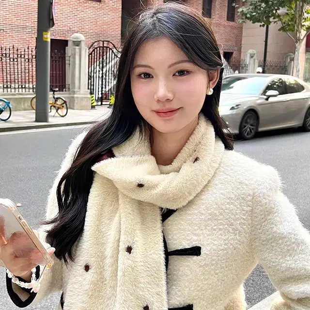 雅鹿 秋冬季可爱腊肠狗双面保暖加厚毛绒围巾户外出行防寒护颈学生百搭波点软糯围脖 仿羊绒 绒线围巾 男女同款情侣款 礼盒装