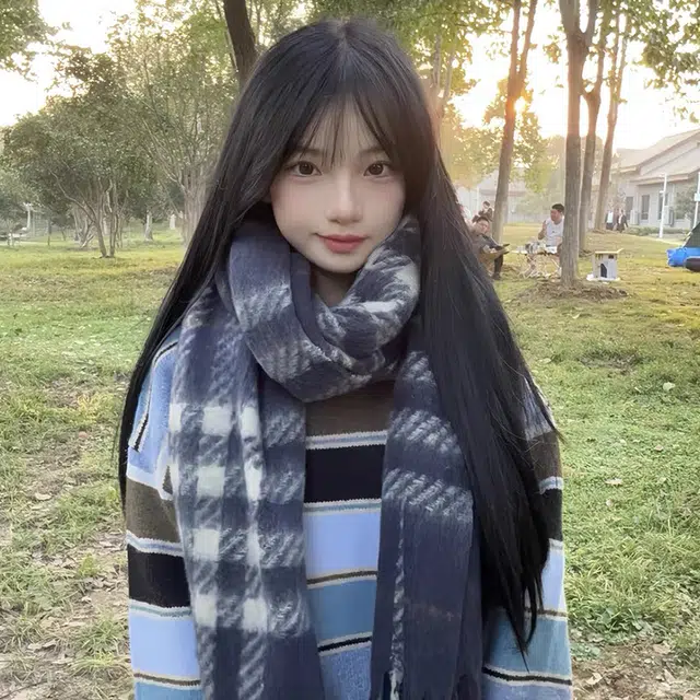 雅鹿 秋冬季高级感马海毛复古格纹保暖加厚流苏显白两用披肩户外防寒护简约毛绒围脖 聚酯纤维 绒线围巾 男女同款情侣款 礼盒装