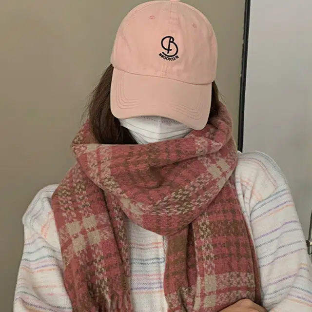 雅鹿 甜美小清新树莓粉格子氛围感显白柔软流苏披肩秋冬季保暖加厚防寒百搭少女心围脖 聚酯纤维 绒线围巾 女款 礼盒装