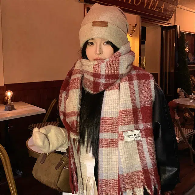 雅鹿 秋冬季海盐蓝色格子马海毛保暖加厚显白流苏两用披肩户外防寒护颈韩系氛围感毛绒围脖 聚酯纤维 绒线围巾 男女同款情侣款 礼盒装