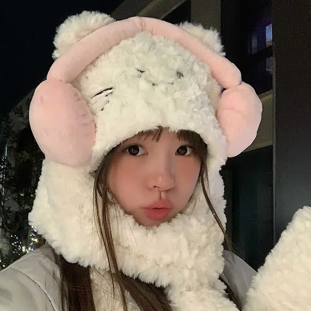 雅鹿 可爱卡通耳机小猫毛绒帽子围巾一体帽秋冬季加厚保暖护耳帽户外骑行防寒百搭学生显脸小 聚酯纤维 斗篷帽 男女同款情侣款 礼盒装