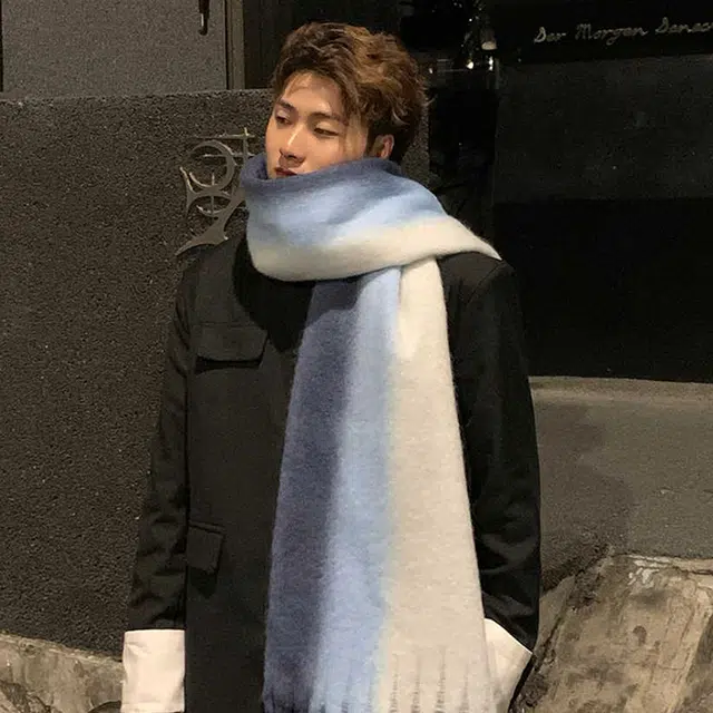 雅鹿 秋冬季日系温柔彩虹毛球马海毛加厚保暖显白流苏披肩户外出行防寒护颈格子毛绒围脖 聚酯纤维 绒线围巾 男女同款情侣款 礼盒装