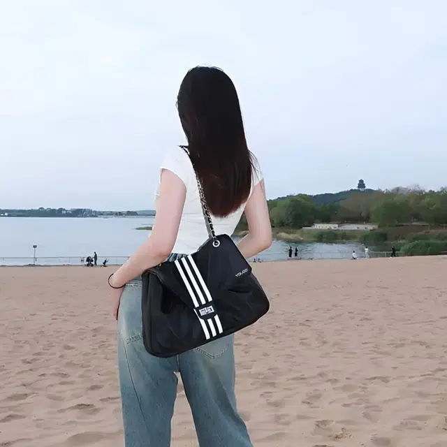 雅鹿 时尚简约撞色条纹设计大容量通勤链条出行百搭托特包 尼龙 单肩包斜挎包腋下包 女款 黑色