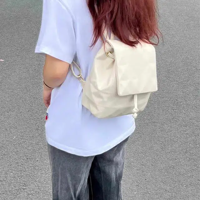 雅鹿 休闲时尚几何菱格学生上班通勤多功能旅游出行包百搭小背包 涤纶 手提双肩包 女款 米白色/黑色