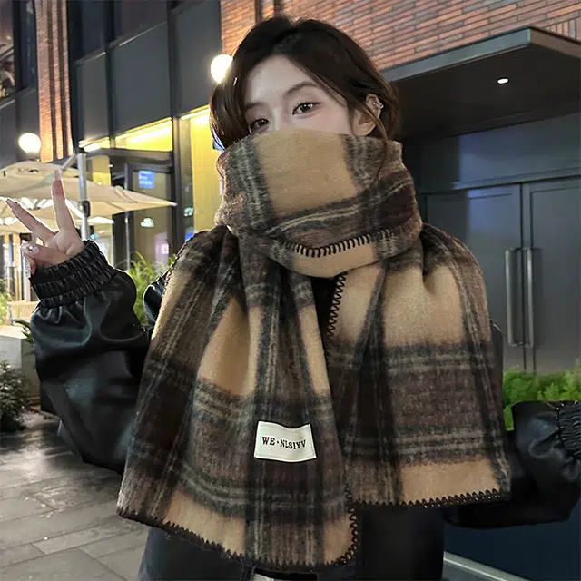 雅鹿 秋冬季撞色格子保暖加厚流苏显白两用披肩高级感马海毛时尚百搭防寒护颈学生毛绒围脖 聚酯纤维 绒线围巾 男女同款情侣款 礼盒装