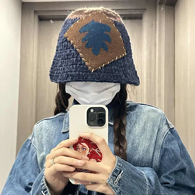 雅鹿 休闲时尚枫叶贴布针织帽秋冬季保暖防寒学生百搭潮流显脸小盆帽 聚酯纤维 渔夫帽 男女同款情侣款 礼盒装