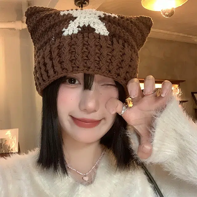 雅鹿 时尚亚比风可爱猫耳星星针织毛线帽秋冬季保暖护耳冷帽情侣显脸小套头帽 聚酯纤维 绒线帽 男女同款情侣款 礼盒装
