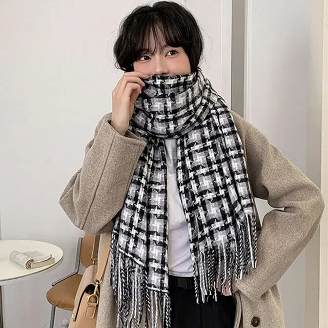 雅鹿 秋冬季千鸟格高级感保暖加厚大风车格子气质流苏两用披肩 户外防寒护颈学生毛绒围脖 聚酯纤维 绒线围巾 男女同款情侣款 礼盒装