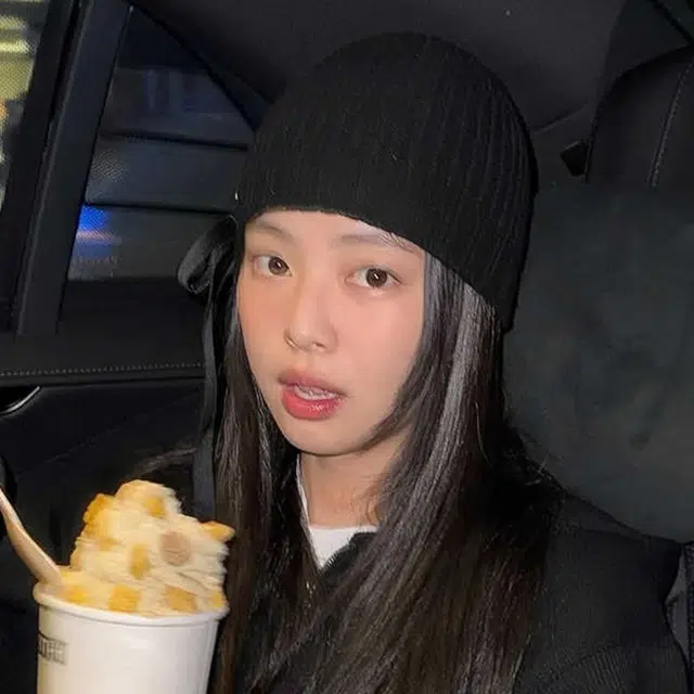 雅鹿 秋冬季蝴蝶结毛线帽子可爱时髦街头拍照包头帽套头冷帽户外骑车保暖加厚学生百搭针织帽 聚酯纤维 绒线帽 男女同款情侣款 礼盒装