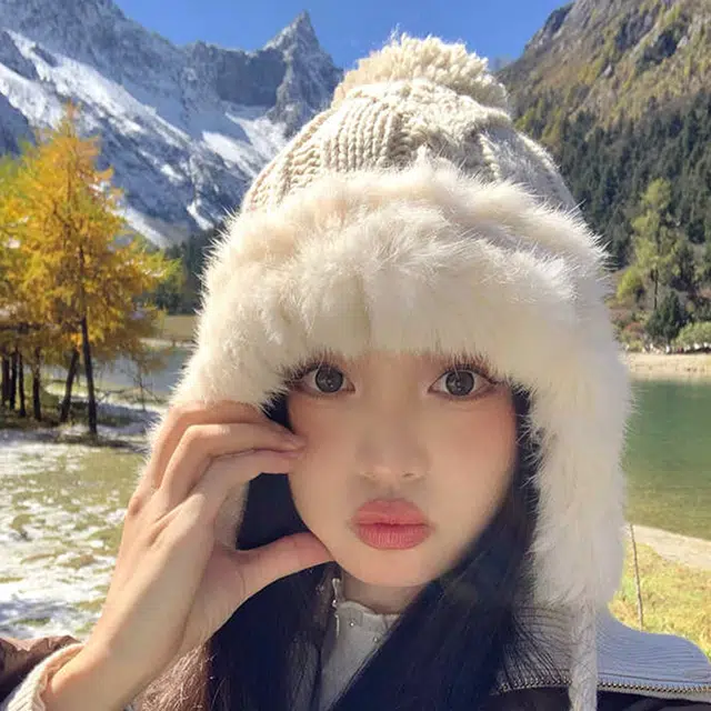 雅鹿 秋冬毛线帽韩版甜美可爱毛球护耳加绒保暖针织帽户外骑车防寒百搭显脸小雷锋帽 棉 绒线帽 男女同款情侣款 礼盒装