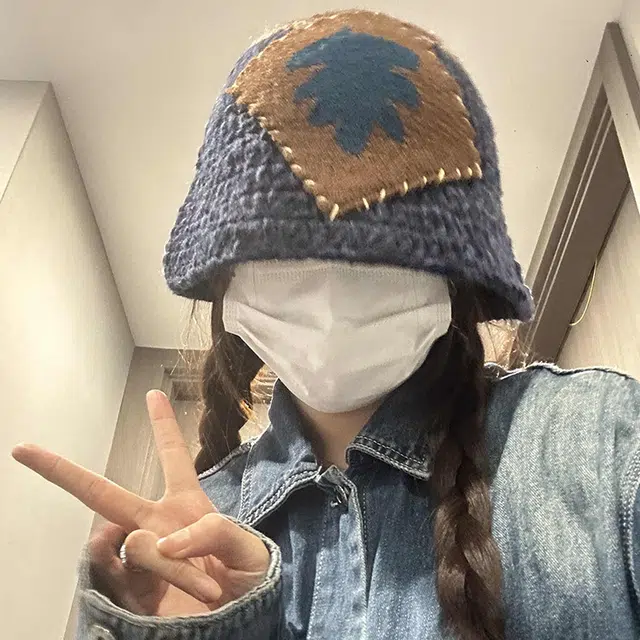 雅鹿 休闲时尚枫叶贴布针织帽秋冬季保暖防寒学生百搭潮流显脸小盆帽 聚酯纤维 渔夫帽 男女同款情侣款 礼盒装