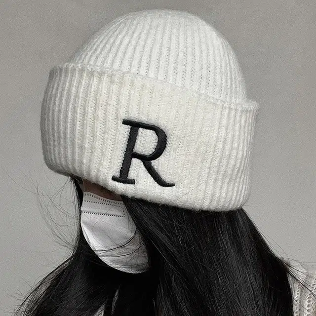 R