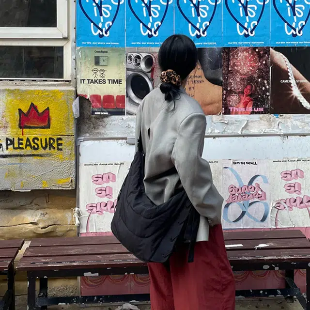 雅鹿 高级感流浪牛角包时尚潮流上班族通勤潮酷饺子包 牛津布 手提斜挎单肩包 常规 男女同款情侣款 黑色/咖啡色/杏色