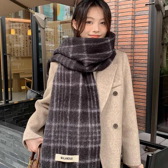 雅鹿 秋冬季韩版显白保暖加厚羊毛舒适两用披肩高级感户外出行防寒护颈百搭毛绒围脖 涤纶 绒线围巾 男女同款情侣款 礼盒装