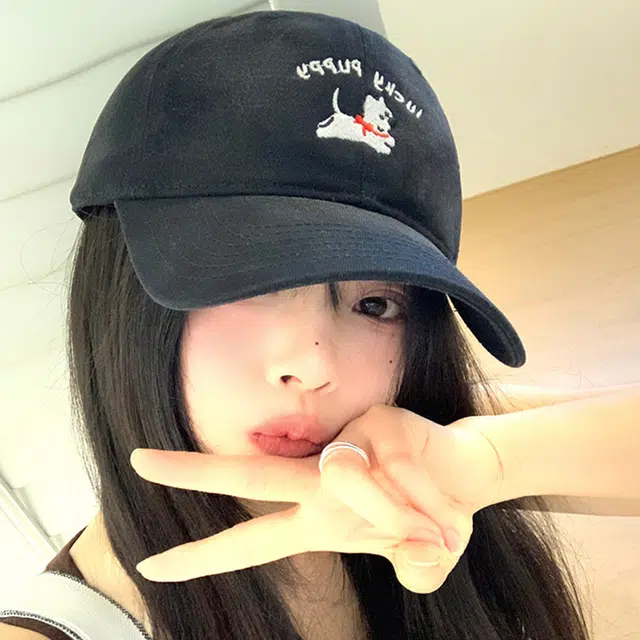 雅鹿 日系可爱卡通小狗刺绣软顶春夏季休闲遮阳防晒学院风学生时尚百搭大头围显脸小 棉 鸭舌帽 男女同款情侣款
