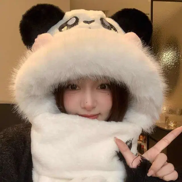 雅鹿 熊猫毛绒帽子围巾一体冬季韩版骑车可爱加厚保暖围脖手套三件套户外出行旅游防寒加绒显脸小 棉 斗篷帽 男女同款情侣款 礼盒装