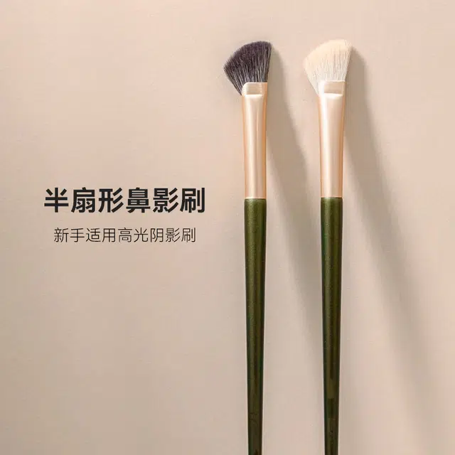 小狸同学  半扇形鼻影 化妆刷 修容细节