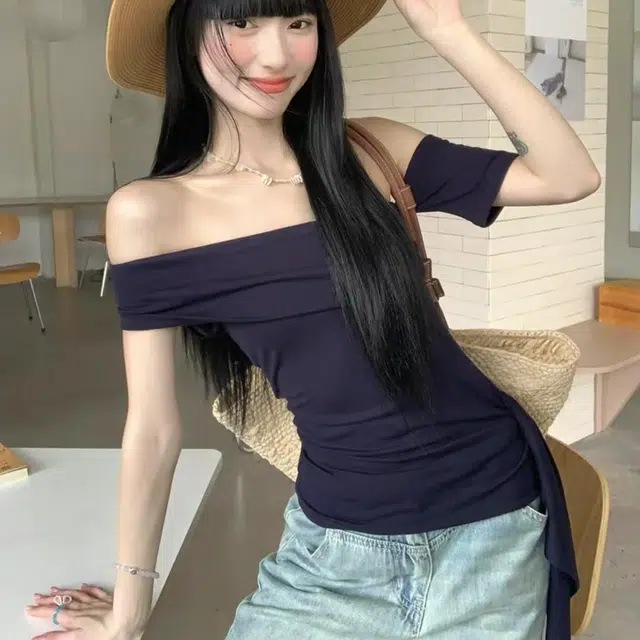 ABBY GODDESS chic T