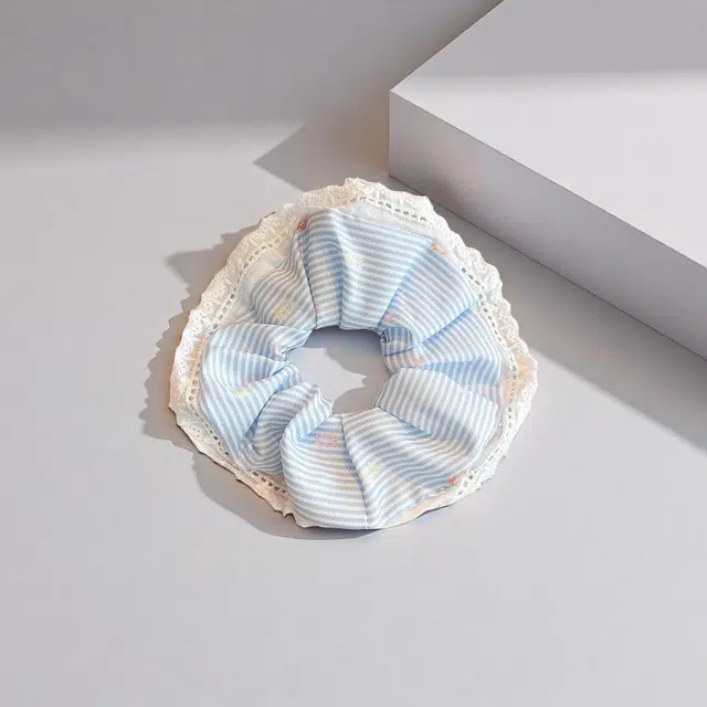 前方大荒野 蓝白蕾丝大肠圈镂空裙边清新文雅温柔迷人法式日常百搭马尾辫#好运 棉麻 发圈 女款