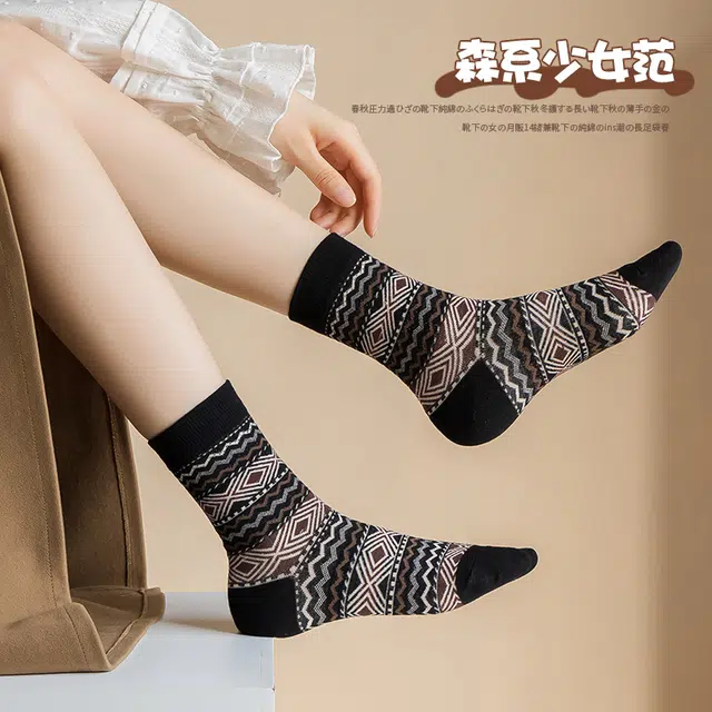 黛梦恋 复古菱格防臭吸汗中筒袜 女款