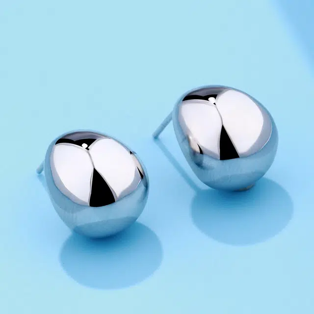 925