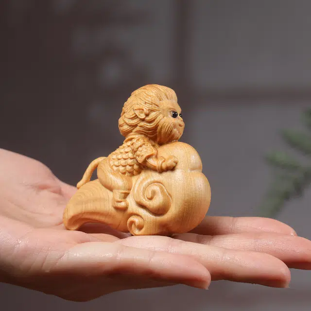 物㯖 国潮新中式轻奢高级感小众装饰品工艺品车载挂件湘工雕刻 太行陈化时来转转把玩镂空工艺解压小摆件 崖柏 把件 男女同款情侣款