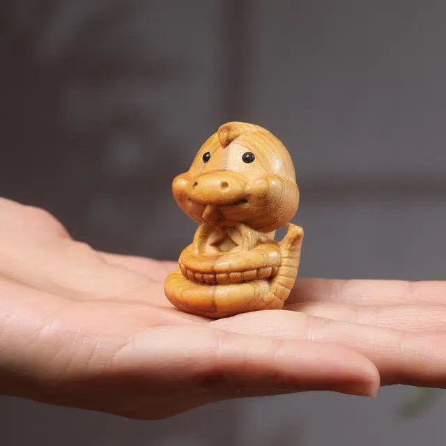 物㯖 新中式国潮高级轻奢随身盘玩文玩居家茶宠车摆件万事顺遂吉祥如意八方来财平安#好运 崖柏 手把件 男女同款情侣款