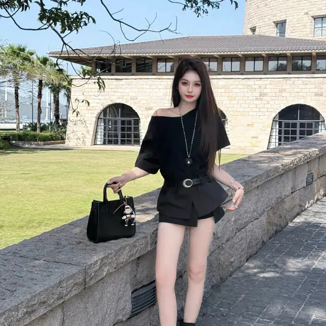 水中花 斜肩短袖别致独特露肩休闲短裙裙装套装 女款