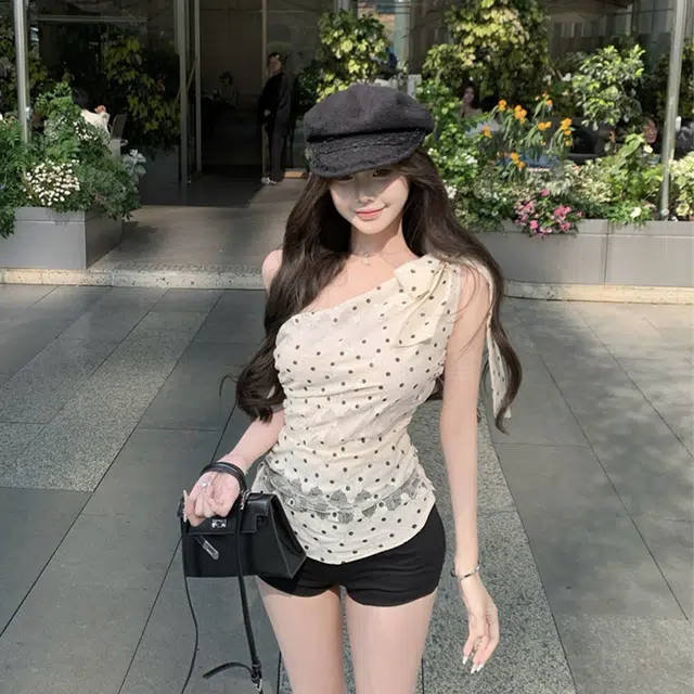 水中花 纯欲甜美波点蕾丝拼接不规则斜肩辣妹绝美外穿吊带 女款