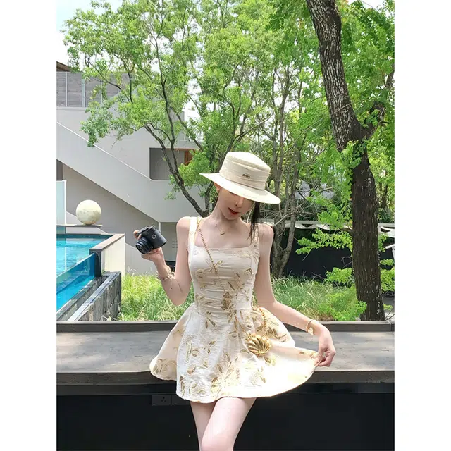 水中花 显瘦气质舒适吊带连衣裙 女款