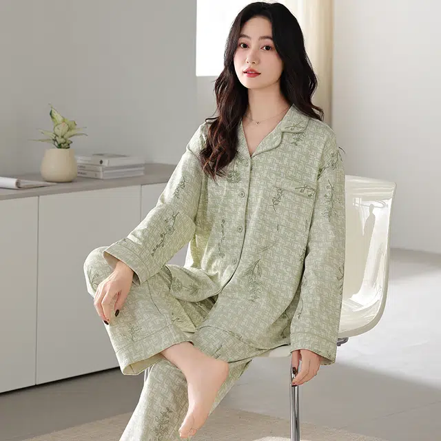 夏芬妍 休闲舒适简约高级感花卉千鸟格满印经典翻领开衫家居服宽松柔软亲肤长袖长裤可外穿睡衣套装 女款 浅绿色