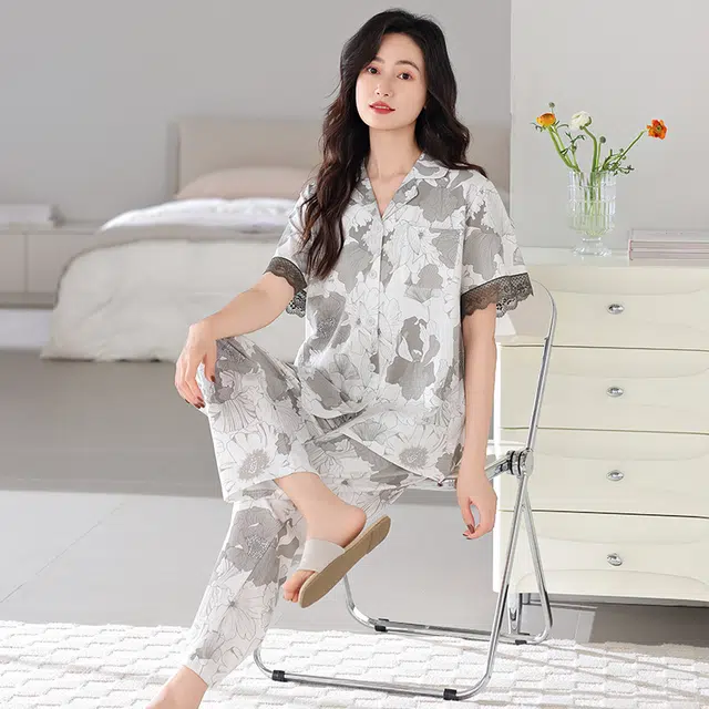 夏芬妍 简约时尚柔软舒适花卉满印翻领家居服亲肤休闲短袖长裤可外穿睡衣套装 女款 灰色