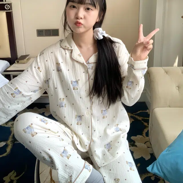 夏芬妍 柔软舒适蝴蝶结小熊云朵棉开衫家居服亲肤休闲长袖长裤可外穿春秋款睡衣套装 女款 杏色