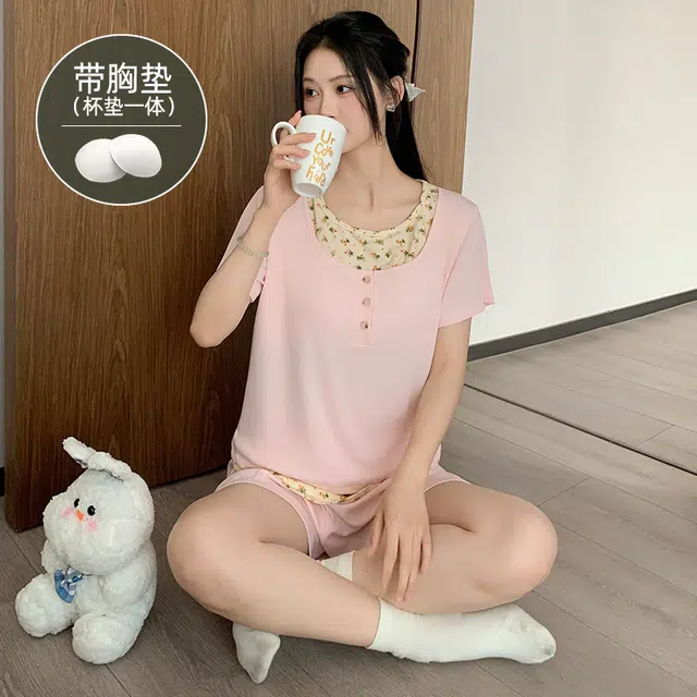 夏芬妍 柔软舒适甜美纯色碎花假两件冰丝螺纹家居服亲肤休闲带胸垫短袖短裤时尚可外穿睡衣套装 女款 粉色