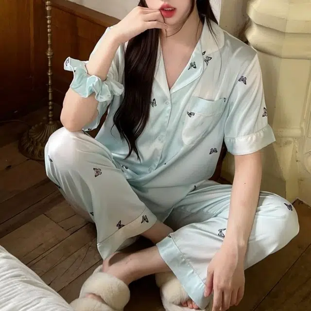 夏芬妍 裸感丝滑舒适柔软蝴蝶翻领冰丝短袖三件套简约可外穿家居服睡衣套装 女款 碎冰蓝