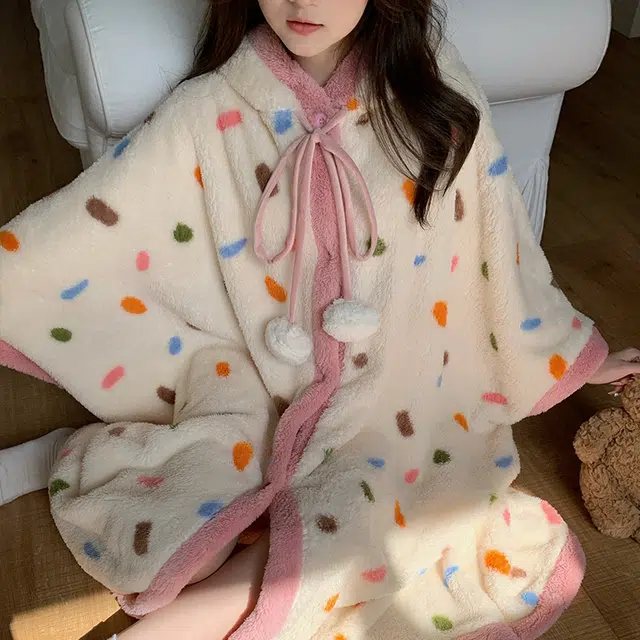 夏芬妍 柔软亲肤时尚彩点卡通连帽保暖长袖可外穿睡袍 女款 粉白色