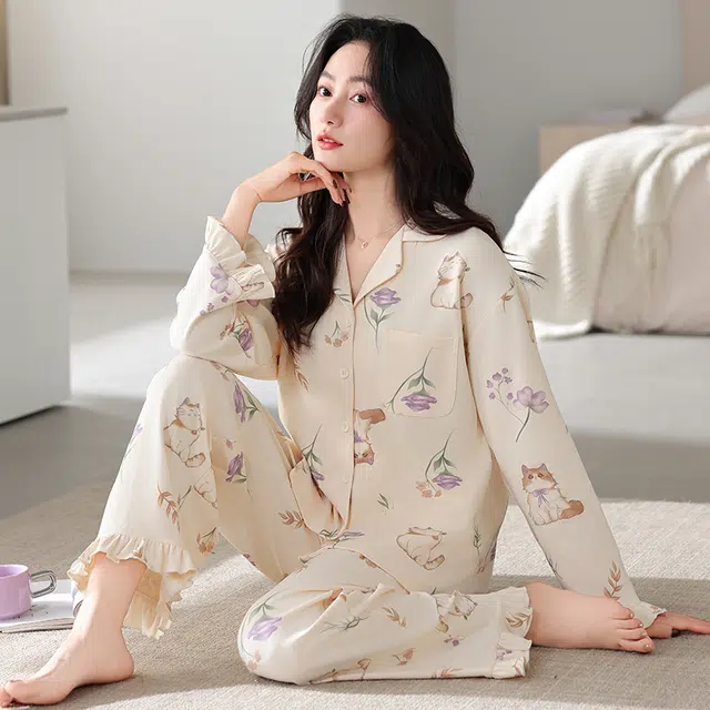 夏芬妍 休闲舒适简约高级感猫咪花朵叶子经典翻领开衫家居服宽松柔软亲肤长袖长裤可外穿睡衣套装 女款 杏色